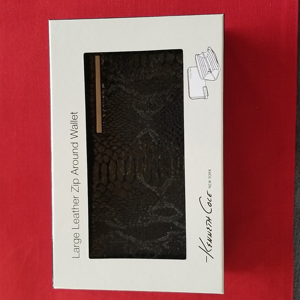 Kenneth Cole Large Leather Zip Around Wallet
